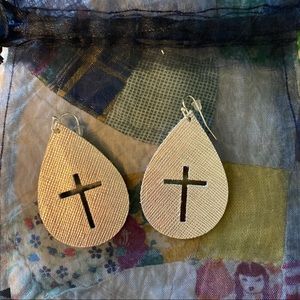 💥LAST CHANCE💥 Cross Earrings